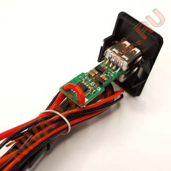 Автомобильное зарядное устройство USB 5V 3A для НИВА 21213; 21214; 2131